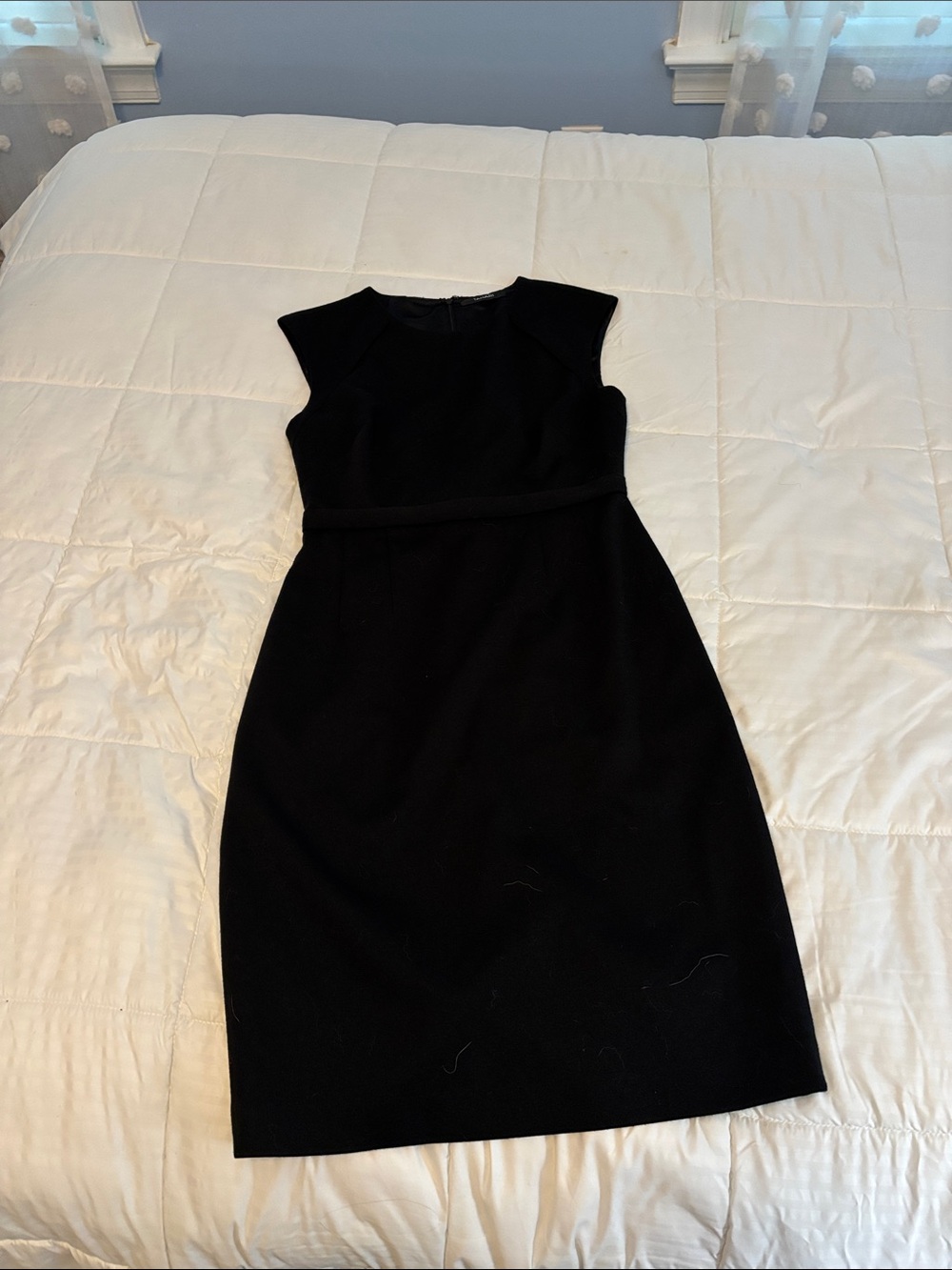 Tahari Black Sleeveless Midi Sheath Dress